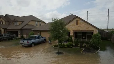 Inundaţii fără precedent în Texas: Cel puţin o persoană a murit şi două au fost date dispărute în oraşul Brenham