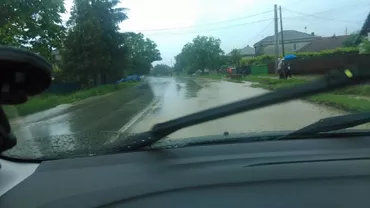 Imagini devastatoare: Ploile au provocat inundații de mari proporții în județul Bacău (VIDEO + FOTO)