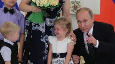 Clipe de groază pentru o fetiță, de Ziua Copilului. Micuța Yana l-a văzut pe Putin în timpul unei festivități (VIDEO)