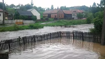 Județul Alba, cucerit de ape. Zeci de gospodării au fost inundate (VIDEO)