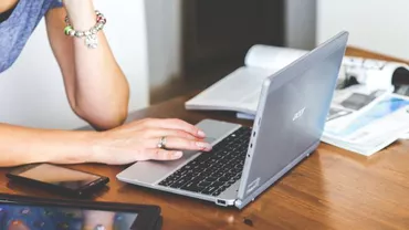 Un japonez a găsit o soluţie pentru a scăpa de încălzirea excesivă a computerului