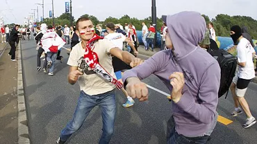 Franța restricționează vânzarea băuturilor alcoolice pentru a evita violențele în timpul Campionatului European (FOTO, VIDEO)