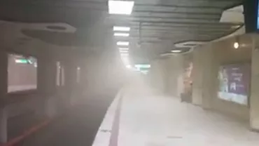 Incident la metrou. Purtător de cuvânt al ISU: S-a permis accesul călătorilor la stația Piața Victoriei. Nu mai există un pericol pentru aceștia. Fumul a fost degajat (FOTO, VIDEO)