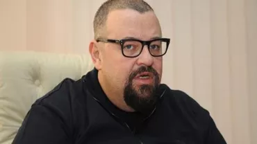 „Recunoaşteţi personajul? Că eu nu ştiu cine e domnul care se uita la mine”. Cristian Popescu Piedone, de nerecunoscut. Noul look al politicianului a șocat pe toată lumea (FOTO)