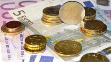 Euro atinge un nou record al ultimelor patru luni şi jumătate. Francul, cel mai ridicat nivel al anului