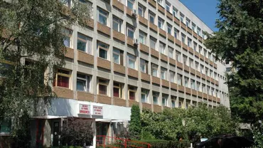 Caz revoltător: Un bărbat a făcut infarct după ce a aşteptat trei ore pe holurile spitalului din Satu Mare pentru a fi internat (VIDEO)