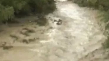 INHGA: Cod portocaliu de inundații pentru râuri din 11 județe, până duminică la ora 22.00. Hidrologii au emis și alte două coduri galbene (FOTO)