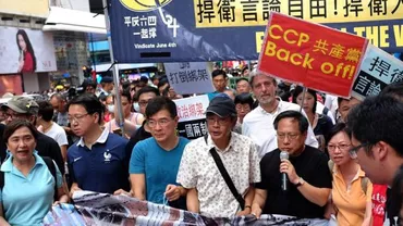 Protest masiv împotriva regimului comunist de la Beijing. Mii de oameni au ieșit în stradă (FOTO)