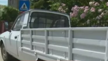 Un profesor și-a dus elevii la pădure cu un autovehicul de cărat marfă (VIDEO)