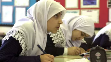 Elveția refuză să acorde cetățenie unor eleve musulmane. Motivul este incredibil