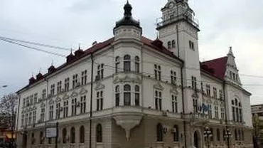 Una dintre consecințele schimbării conducerii CJ Suceava - înlocuirea statuilor din Palatul administrativ. Nu este prima dată când se întâmplă acest lucru