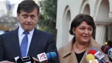 Crin Antonescu, vizat într-un dosar DNA. Noi documente arată cum a ajuns liberalul în posesia unui apartament de lux (FOTO)