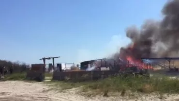 Incendiu puternic pe plaja din Vadu! O butelie a explodat, iar pompierii au intervenit de urgență (VIDEO)