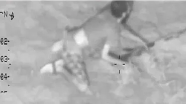 Un militant ISIS, surprins în timp ce se camufla punându-și un tufiș deasupra capului (VIDEO)