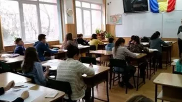 BAC 2016: Opt elevi din Slatina au primit la chimie, din greşeală, subiectele de la alt profil