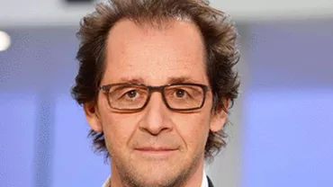 Francois Hollande este subiect de glume pe internet după ce s-a făcut public salariul frizerului său (FOTO)