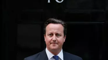 David Cameron a părăsit reședința din Downing Street și va înmâna oficial demisia Reginei