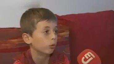 Micul fan al Portugaliei care a fost surprins când consola un suporter francez după finala EURO a acordat un interviu: Sunt foarte emotiv când văd oameni plângând din cauza unei înfrângeri. Chiar nu-mi place (VIDEO)