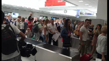 Aeroportul din Nisa, evacuat de urgență. A fost identificat un sac suspect lăsat nesupravegheat. Trupele au reușit să-l detoneze  (FOTO+VIDEO)