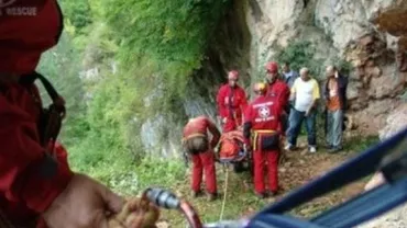 Operațiune de salvare pe munte: 50 de turiști, blocați în zona Retezat în urma unei alunecări de teren