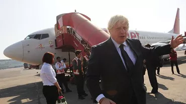 Probleme pentru Boris Johnson! Avionul cu care se deplasa spre Bruxelles a aterizat de urgență lângă Londra