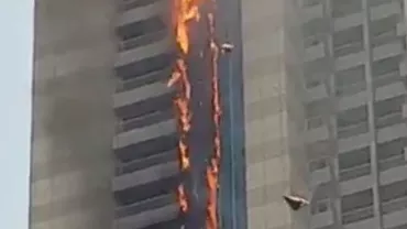 Incendiu de amploare la un zgârie-nori din Dubai (FOTO, VIDEO)