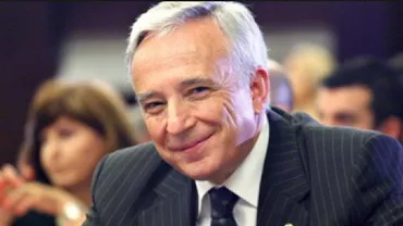 "Intoxicarile legate de veniturile lunare ale Guvernatorului BNR": Cât câștigă Mugur Isărescu