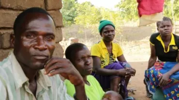 Ritual barbar într-un stat african: Tinerele ajunse la pubertate trebuie să întrețină relații sexuale cu un bărbat plătit pentru "a se curăța"