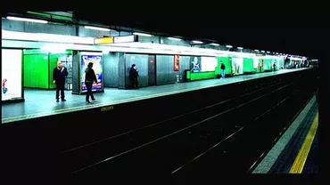 Alertă la Milano! Mai multe stații de metrou, evacuate după descoperirea unui pachet suspect (VIDEO)