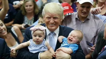 Donald Trump continuă să șocheze: "Iubesc bebelușii! Poți să-l scoți afară!". Miliardarul american, deranjat de un copil care plângea (VIDEO)