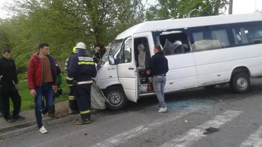 Grav accident de circulaţie în judeţul Hunedoara! 20 persoane, printre care și un minor, au ajuns la spital (VIDEO)