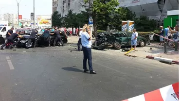 Accident grav în Capitală: Un șofer ar fi încercat să evite un pieton care traversa NEREGULAMENTAR (FOTO)