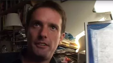 Unui profesor i s-a dat voie să continue să predea, deși a bătut o studentă care îi era iubită (FOTO)
