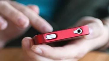 Anul școlar începe  cu noi reguli: Elevii pot merge la școală cu telefoanele mobile și nu sunt obligaţi să poarte uniformă (VIDEO)