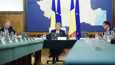 Război în Guvernul Cioloș: Miniștrii ”pro-PSD”, puși la zid
