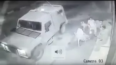 IMAGINI ŞOCANTE! Un grup de civili palestinieni, aruncați în aer de soldații israelieni (VIDEO)