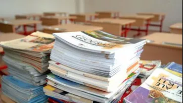 Noi probleme în educație: Manualele pentru clasa a IV-a ar putea să lipsească la începutul școlii după ce procedura de licitație a fost încălcată (VIDEO)