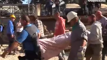 Un preot, printre salvatorii care intervin după cutremurul din Italia: Padre Fabio spune că a oferit deja binecuvântare la 7 victime (VIDEO)