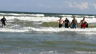 Alertă pe litoral: Bărbatul căutat de 12 scafandri și echipe de salvare a ieșit singur din apă, supărat că este deranjat