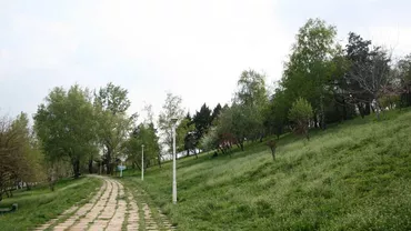 Adolescentă de 17 ani, găsită în stare de inconștiență în Parcul Tineretului din București