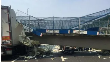 Panică pe o autostradă din Marea Britanie: Cel puțin o persoană a fost rănită după ce o pasarelă s-a prăbușit peste 2 mașini (FOTO, VIDEO)