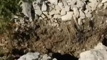 Italia: Crăpătură imensă, apărută la poalele munților Sibillini, după cutremurul de pe 24 august (VIDEO)