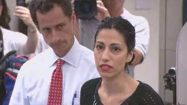 Una dintre consilierele lui Hillary Clinton și-a anunțat divorțul: Soțul Humei Abedin, implicat într-un scandal sexual