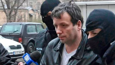 Hackerul român Guccifer a fost condamnat la patru ani și patru luni de închisoare: El a fost acuzat că a spart e-mailurile mai multor personalităţi americane, printre care și Hillary Clinton