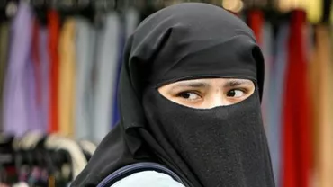 O familie de musulmani nu s-a putut bucura de vacanța în Marea Britanie din cauza atitudinii englezilor: Ne-au spus că suntem teroriști, se uitau la noi ca la niște extratereștri