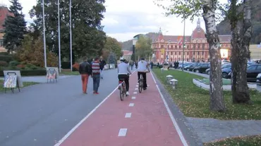 Guvernul pregătește o hotărâre prin care drumurile naţionale şi judeţene nu vor mai putea fi construite sau modernizate dacă nu vor fi prevăzute cu piste pentru biciclete (VIDEO)