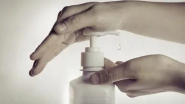 Săpunul antibacterian a fost interzis în Statele Unite. Măsura, recomandată și de medicii români (VIDEO)