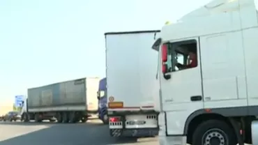Transportatorii, protest cu zeci de camioane, din cauza prețurilor mari ale polițelor RCA: A1 și centura Capitalei, blocate (VIDEO)