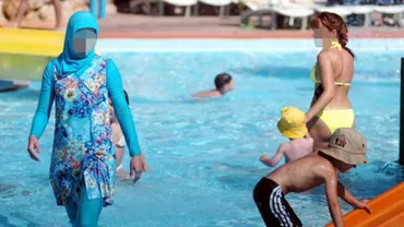 Decizie în PREMIERĂ. Curtea Administrativă din Bastia a decis oficial INTERZICEREA burkini pe plajă