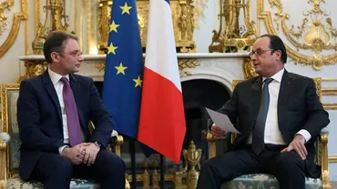 Imagine de colecție. Luca Niculescu, ambasadorul României în Franța, într-o strângere de mână istorică cu Francois Hollande (FOTO)